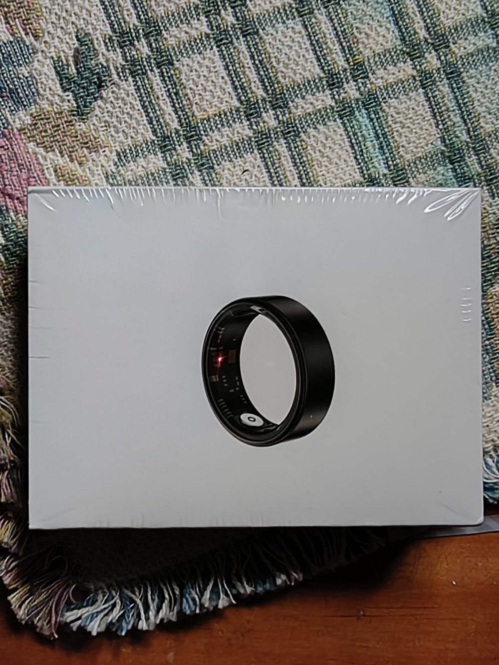 Sleek Gold Smart Ring – Advanced Health & Activity Tracking